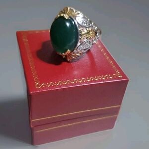 Green Onyx Cocktail Ring Platinum and 18K Gold